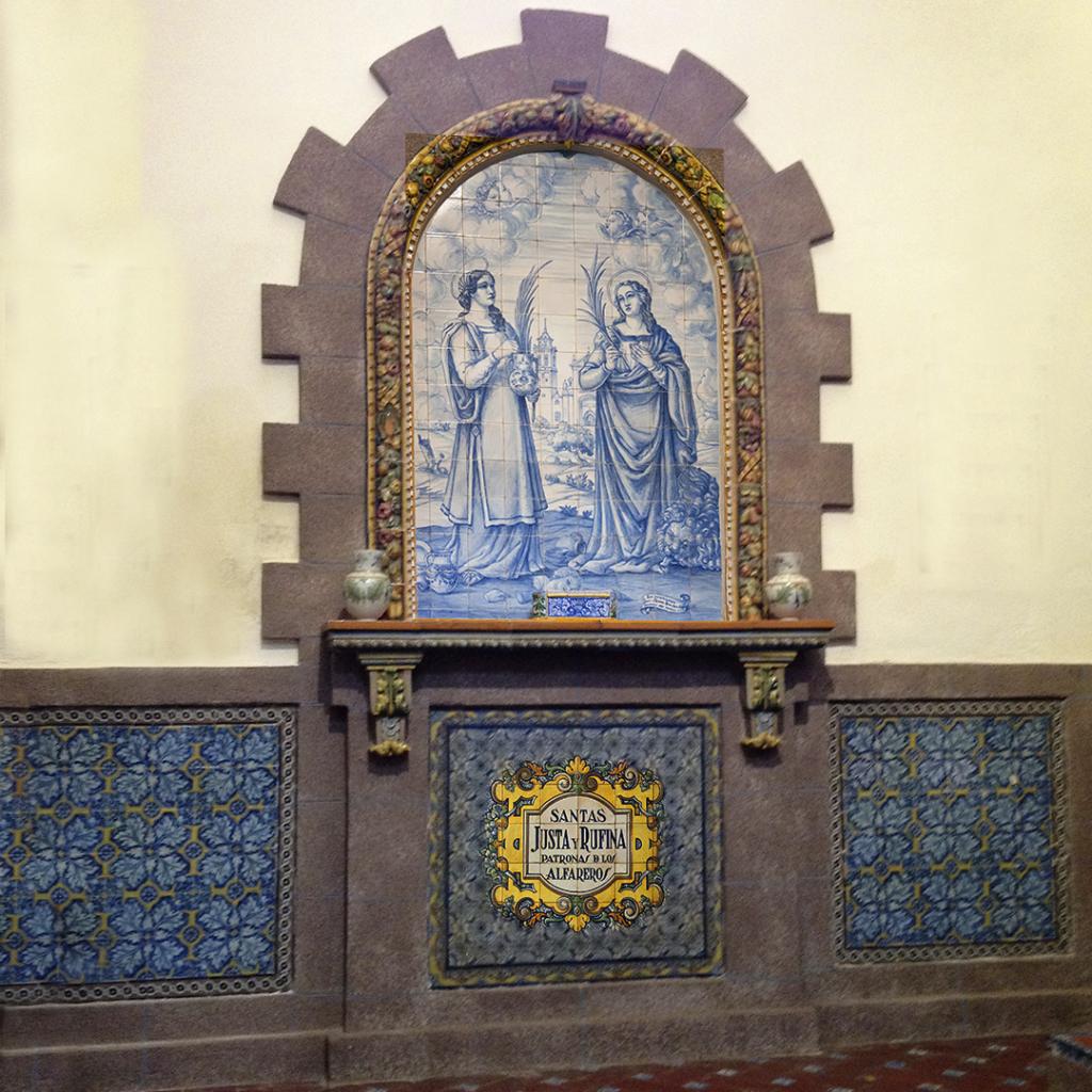 Se muestra este mural de las santas alfareras Justa y Rufina