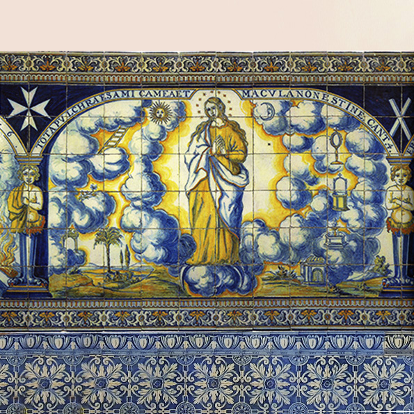 Mural de azulejos cerámicos representando a la Inmaculada Concepción