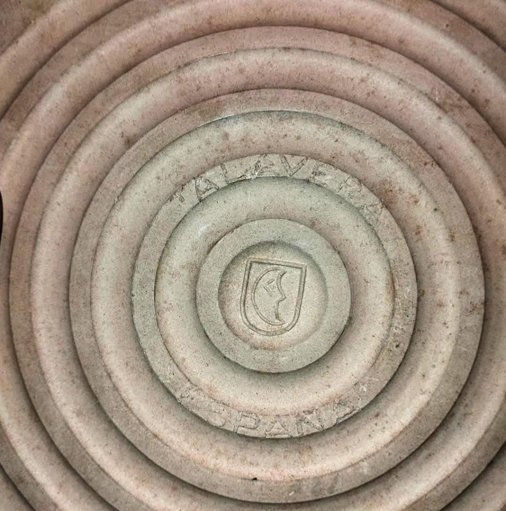 Reverso azulejo Ruiz de Luna con marca de taller Talavera